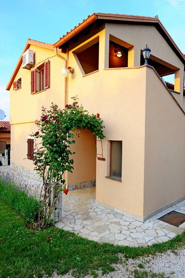 Apartment Paola Rakalj Exterior foto